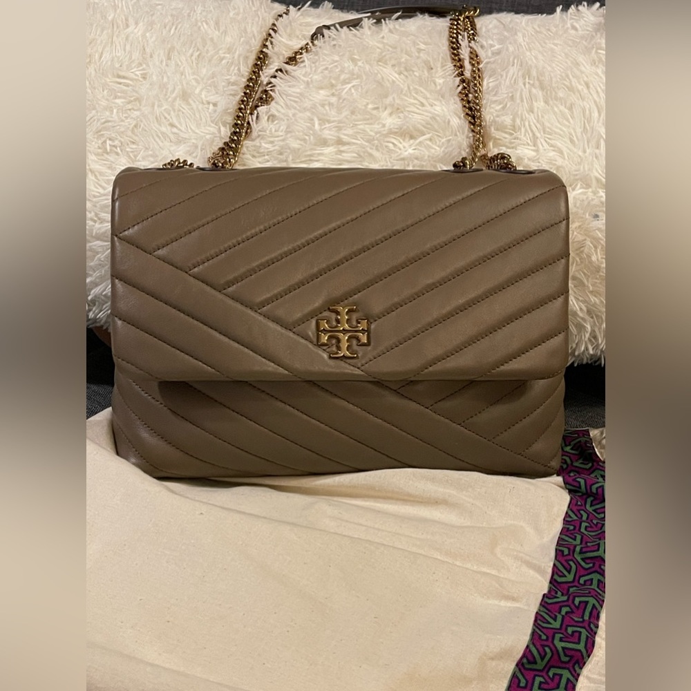 ❤️SOLD❤️Unused Auth TORY BURCH Kira Convertible Shoulder Bag in Taupe Colour